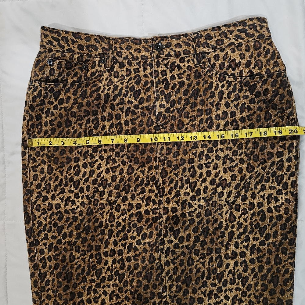 Ralph Lauren / Lauren Jeans Co. Cotton Leopard-Print Skirt — Size 12 - Picture 10 of 10